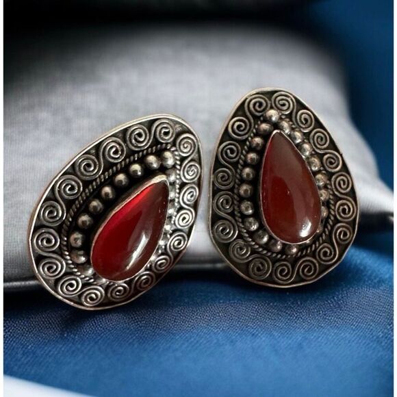 Vintage 925 Silver Balinese Earrings With Carnelian Stones - Picture 2 of 7